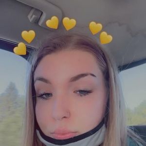 Meet your Posher, Leeann